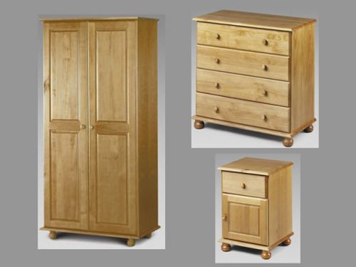 Pickwick 3 Piece Bedroom Furniture Package